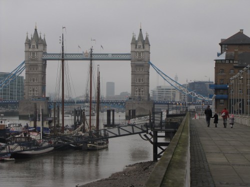 tower bridge thames london 500x375