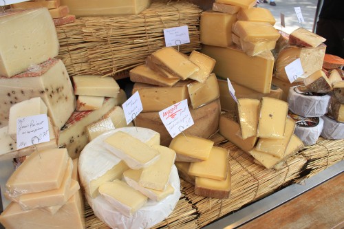 viktualienmarkt cheese 500x333
