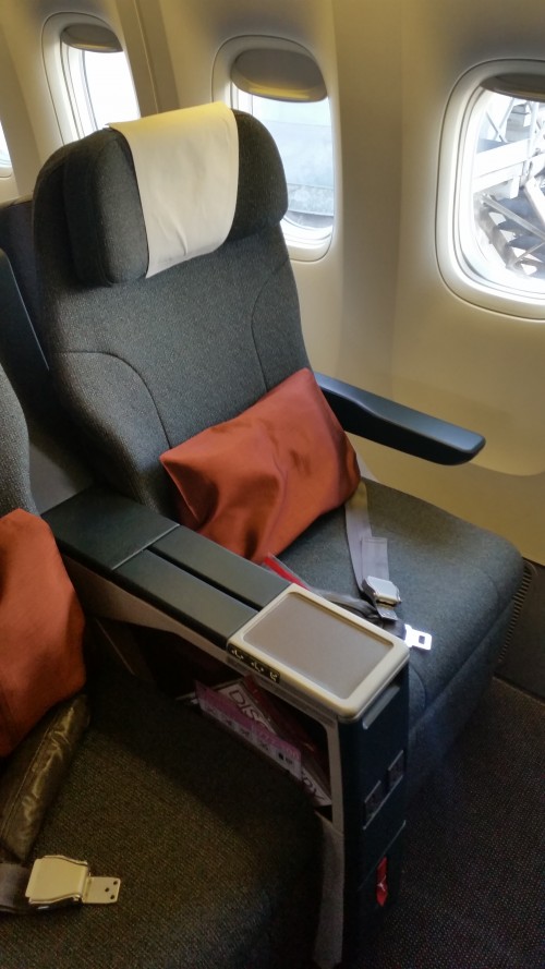 cathay pacific 777 business class regional seat 500x889