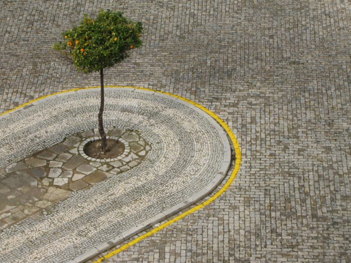 faro portugal cobblestones 700x525