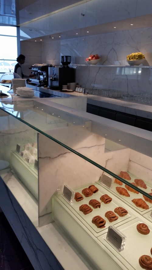 the wing bakery cathay pacific 500x889