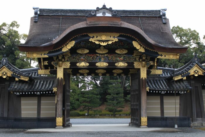 nijo castle karamon gate 700x467