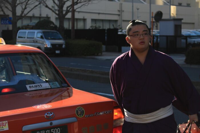 sumo wrestler taxi 700x467