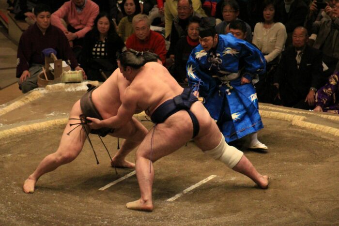 sumo wrestling match 700x467