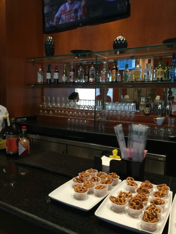 business lounge cancun airport bar 700x933