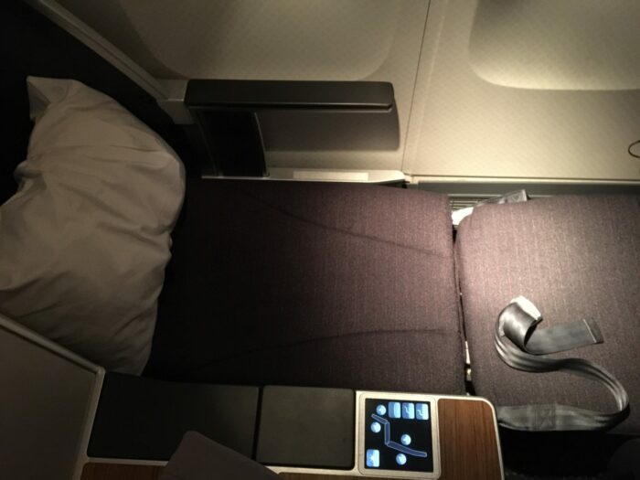 american airlines business class lie flat set boeing 767 700x525