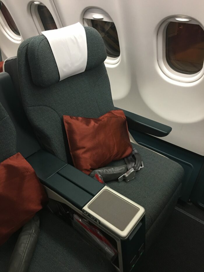 cathay pacific business class seat a330 700x933