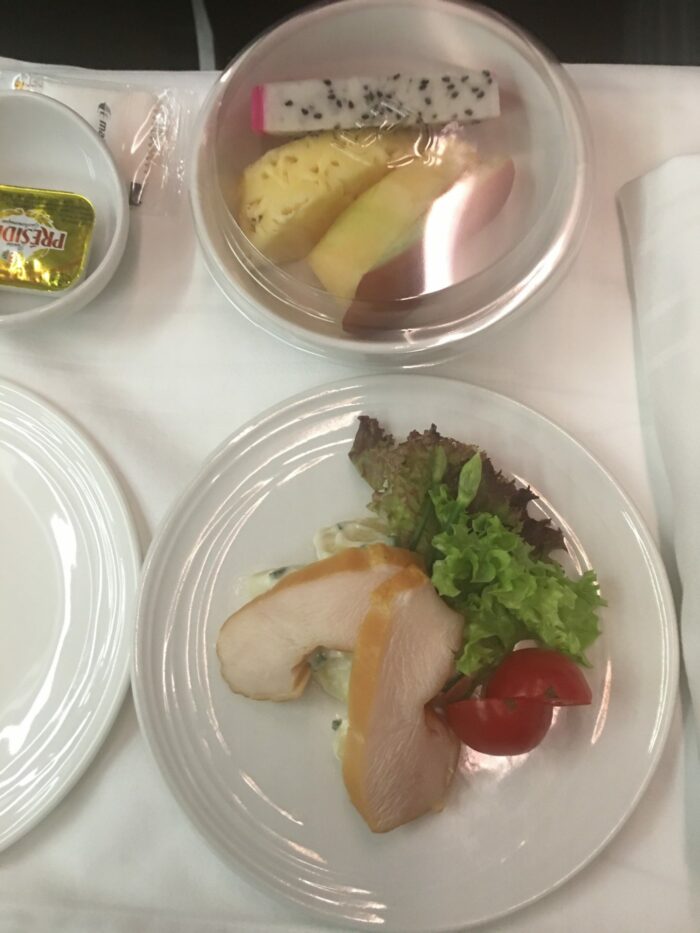 malaysia airlines business class boeing 737 appetizer 700x933