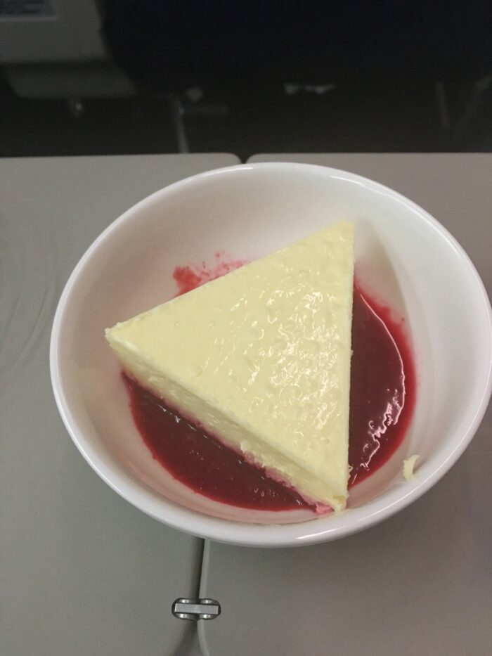 malaysia airlines business class boeing 737 dessert 700x933