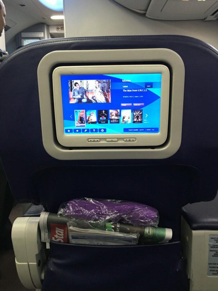 malaysia airlines business class boeing 737 inflight entertainment 700x933