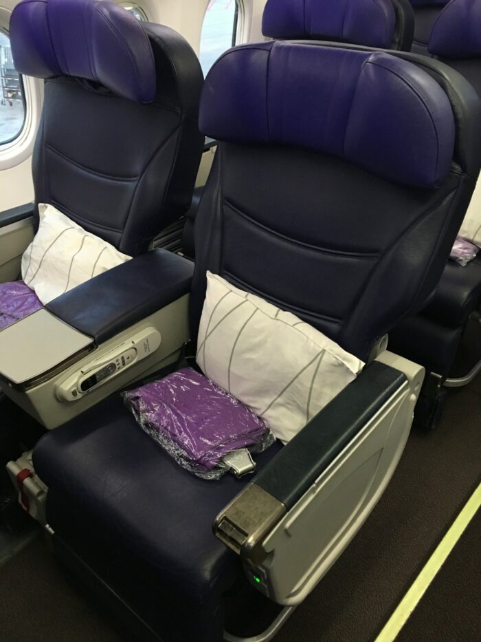 malaysia airlines business class boeing 737 seats 700x933
