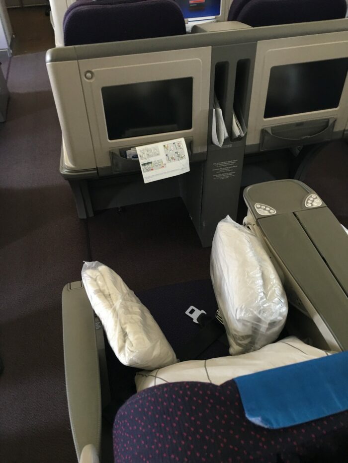malaysia airlines business class seat airbus a330 300 old 700x933