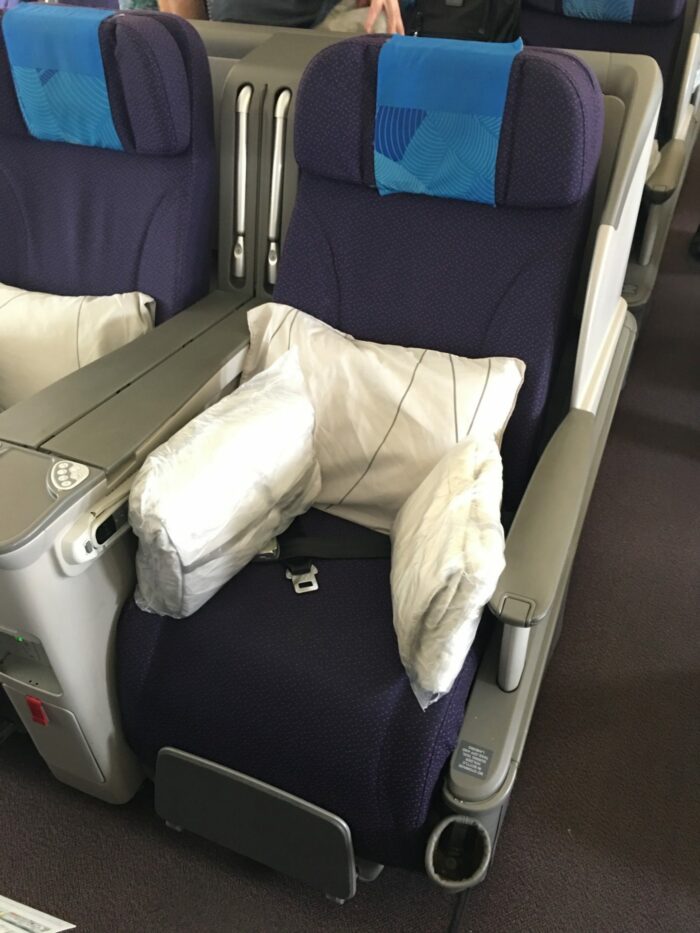 malaysia airlines business class seat airbus a330 old 700x933