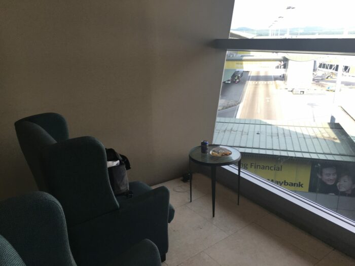 malaysia airlines golden regional lounge kuala lumpur outlets 700x525