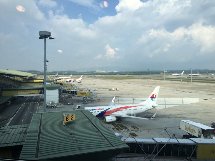 malaysia airlines golden regional lounge kuala lumpur view 700x525