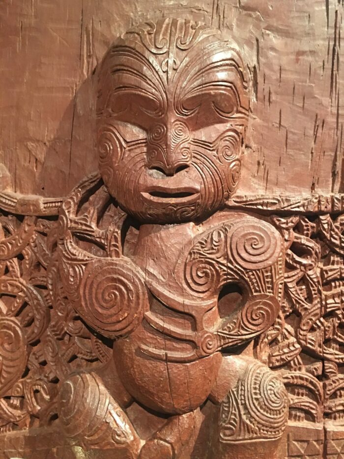 maori carving 700x933