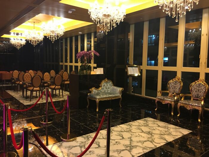 grand city hotel hong kong lobby 700x525