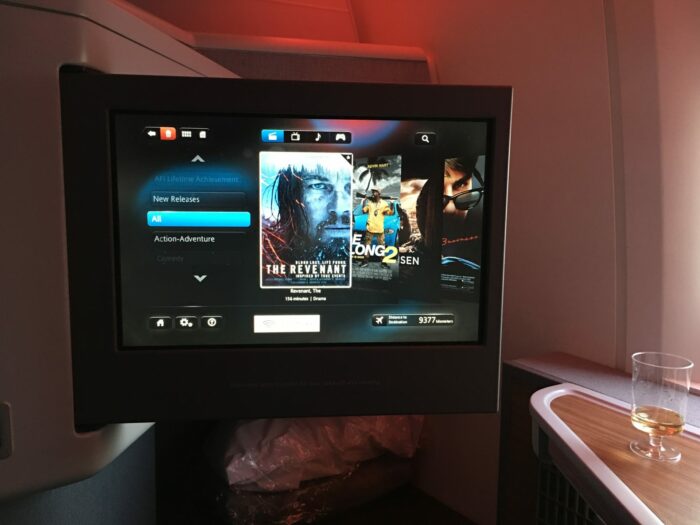 american airlines business class boeing 777 300er los angeles lax to london heathrow lhr inflight entertainment 700x525