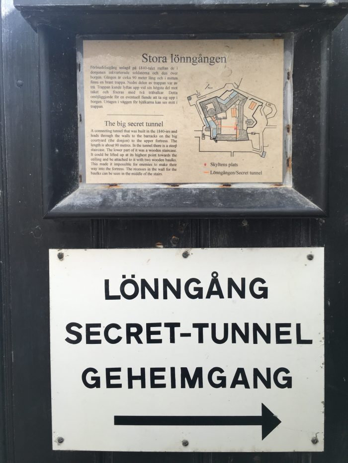 carlstens fastning secret tunnel 700x933