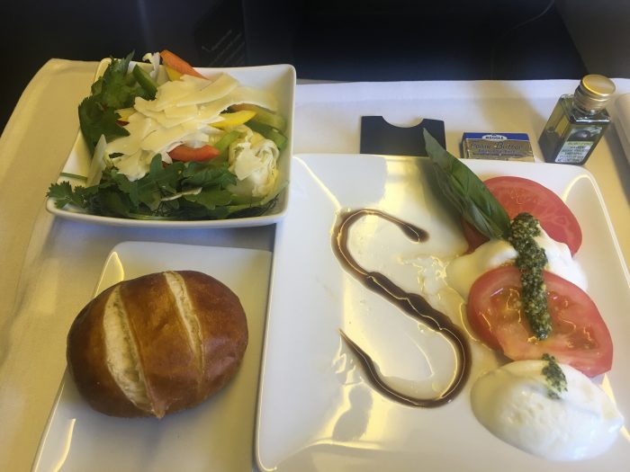 american airlines business class boeing 767 dusseldorf dus to chicago ord salad 700x525