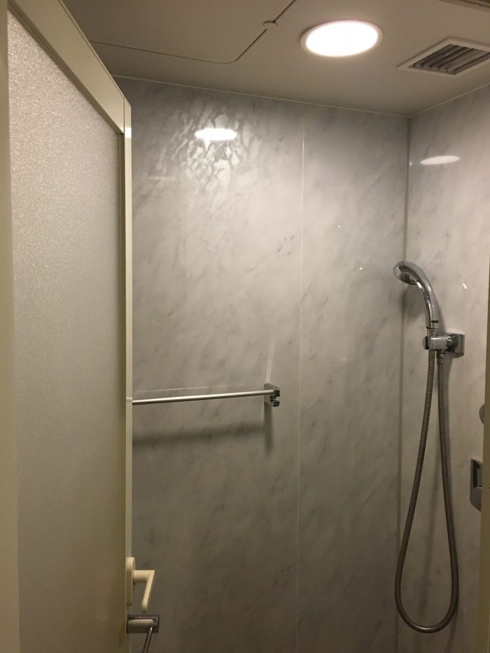 tokyo haneda showers 700x933