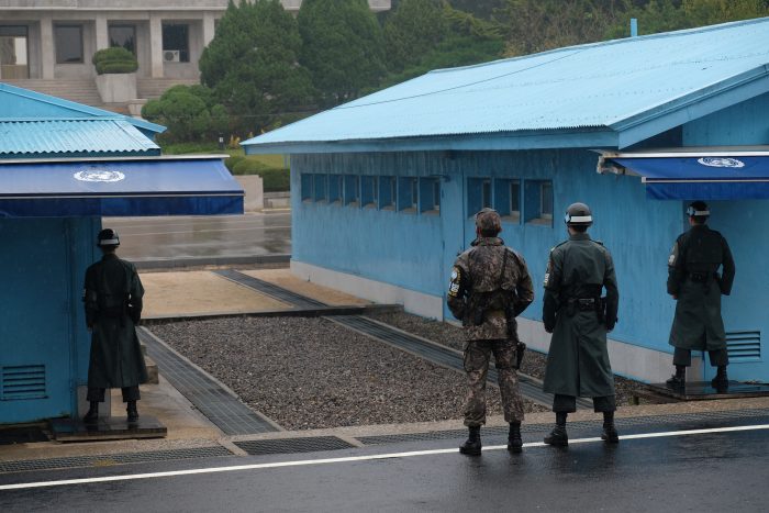 dmz tour from seoul panmunjom soldiers 700x467