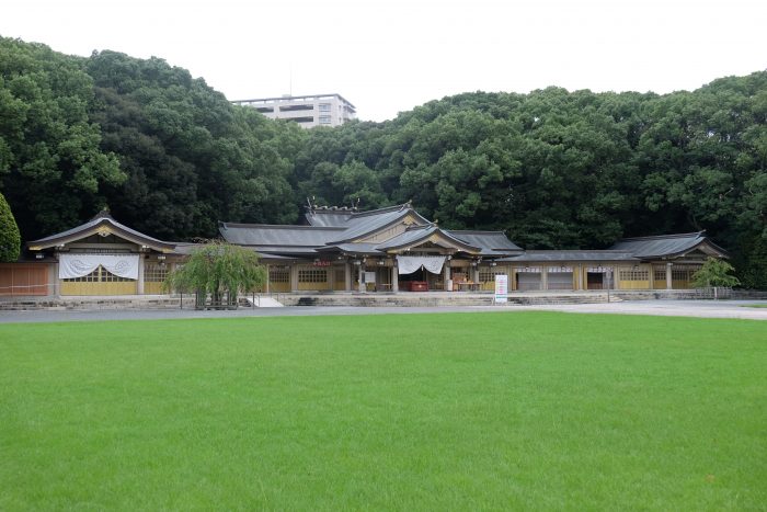 gokoku shrine fukuoka 700x467