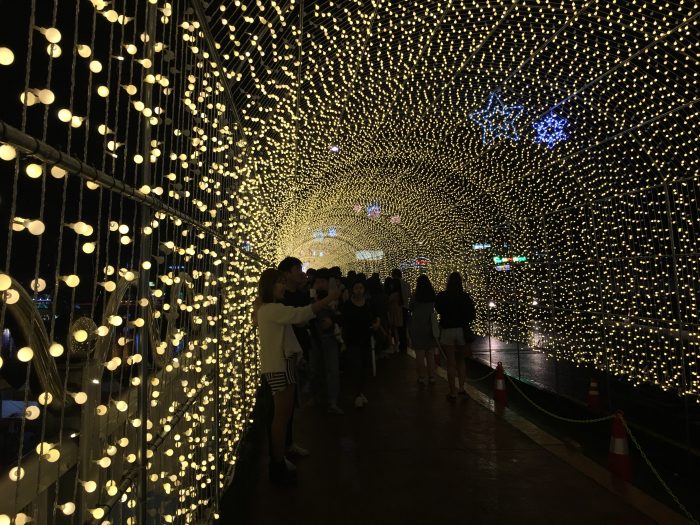 jinju lantern festival tunnel of lights 700x525