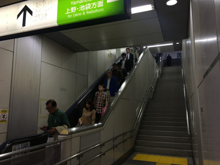 akihabara escalator moving sidewalk 700x525