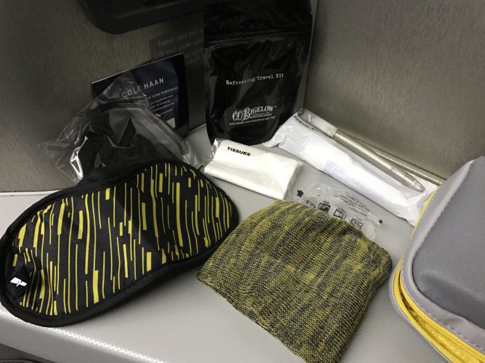 american airlines business class boeing 777 200 los angeles to london heathrow cole haan amenity kit 700x525