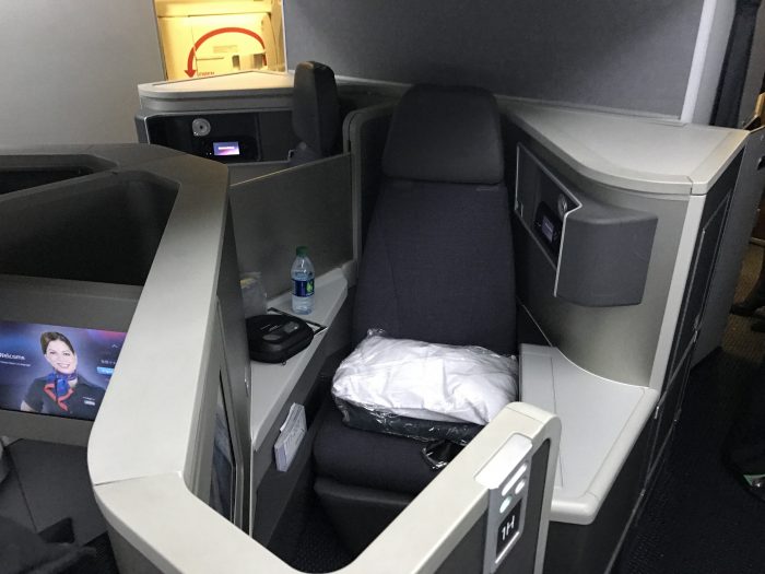 american airlines business class seat zodiac boeing 777 200 los angeles to london heathrow 700x525