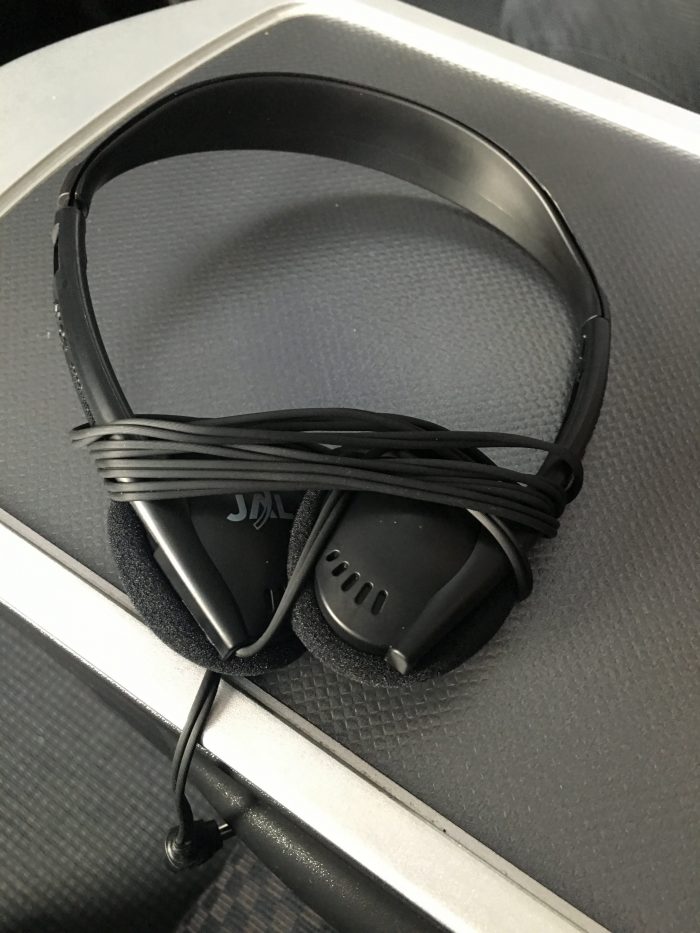 jal business class headphones 700x933