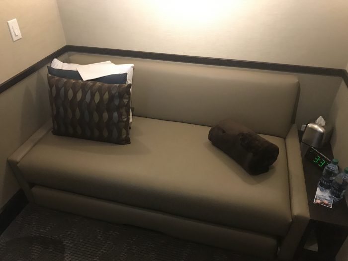 minute suites dallas fort worth dfw terminal a bed couch 700x525