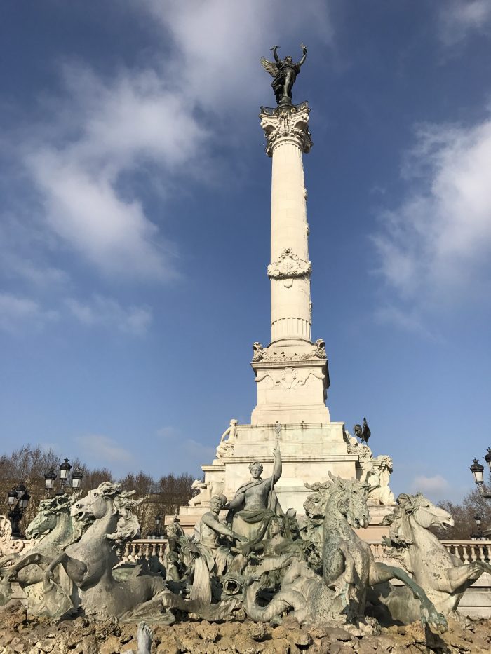monument aux girondins 700x933