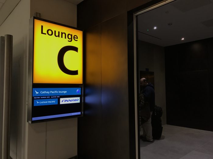 cathay pacific business class lounge london heathrow entrance 700x525