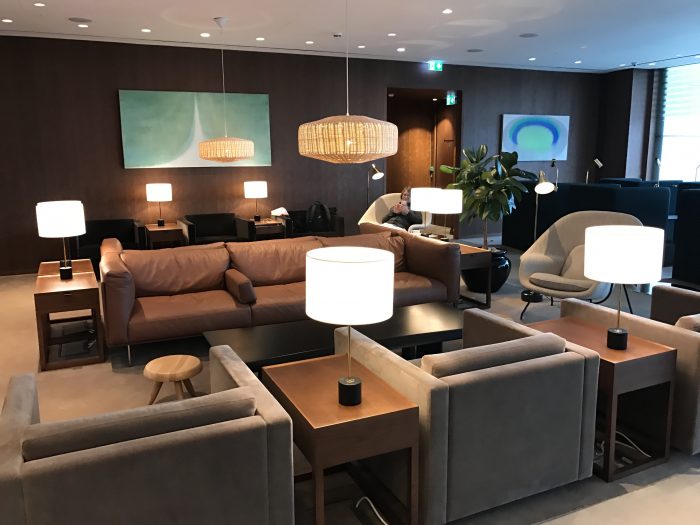 cathay pacific business class lounge london heathrow seats 700x525