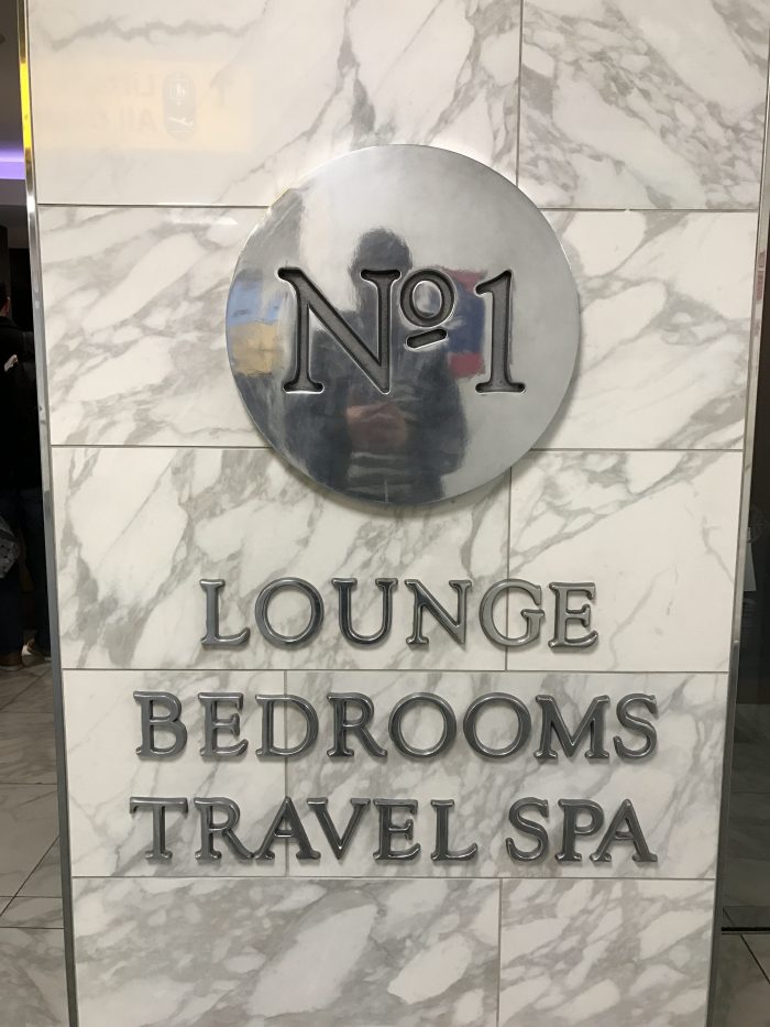 no 1 traveler lounge london heathrow entrance 700x933