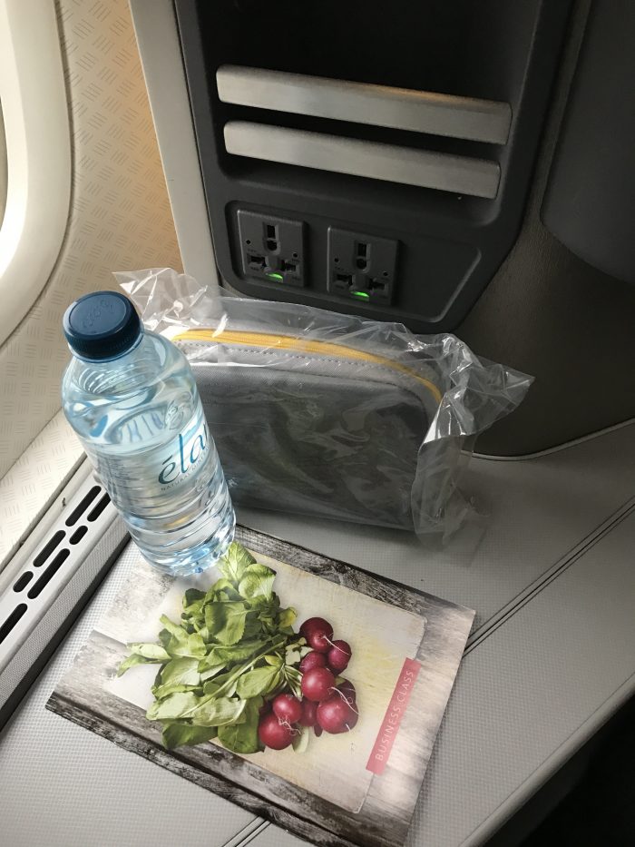 american airlines business class boeing 777 200 london heathrow lhr to los angeles lax amenity kit 700x933