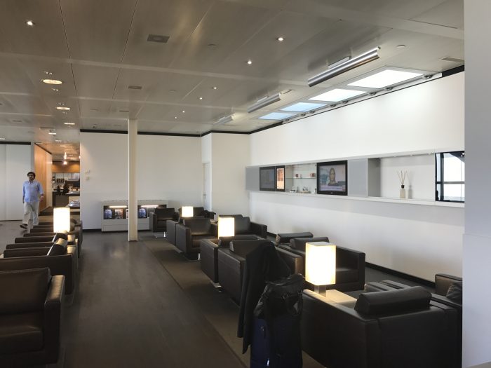 swiss business class lounge geneva airport 700x525