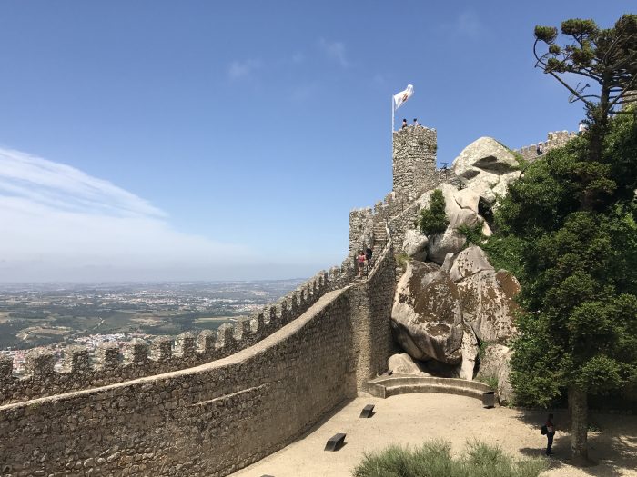 castle of the moors sintra 700x525