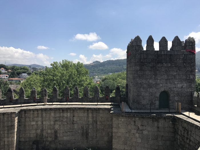 day trip to guimaraes castle walls tower 700x525