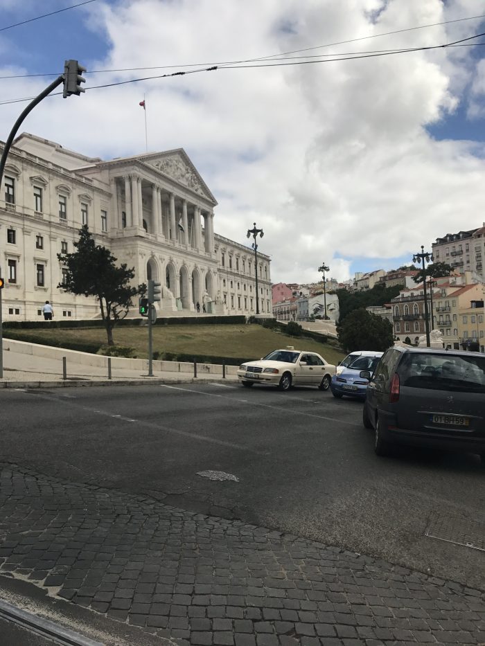 parliament portugal 700x933