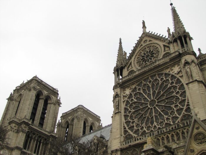 notre dame cathedral 700x525