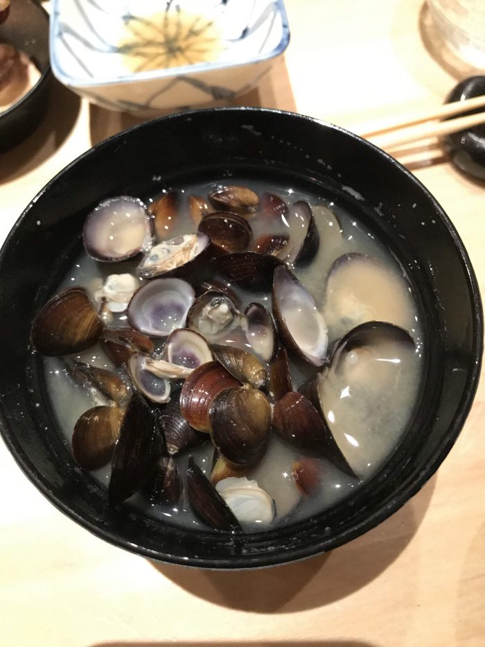 manten sushi marunouchi omakase clam miso soup 700x933