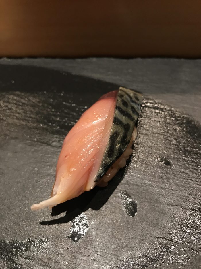 manten sushi marunouchi omakase mackerel 700x933
