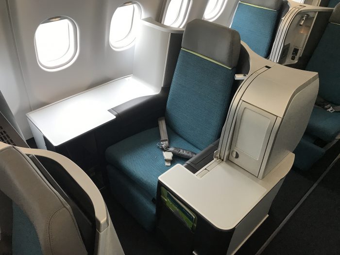 aer lingus business class throne seat 1 700x525