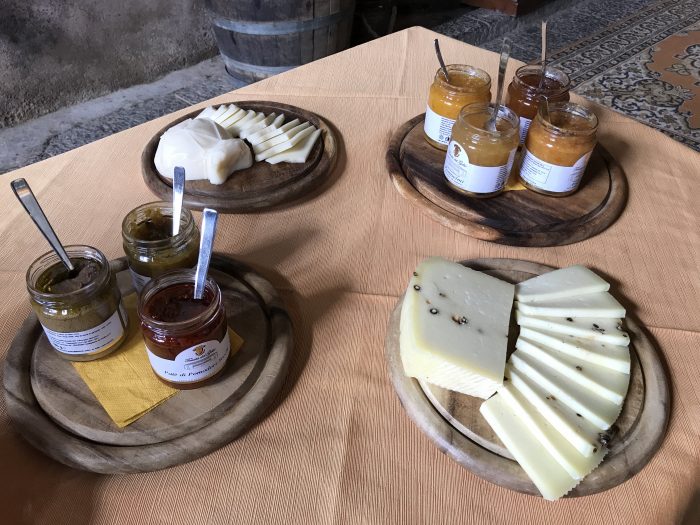 sicilian cheese marmalade tasting 700x525