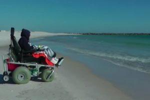 The power of travel: 100-year-old woman sees the ocean for the first time