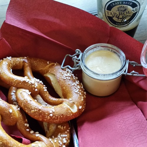 munich taphouse pretzel beer 500x499 - 3 Great Places for Craft Beer in Munich, Germany
