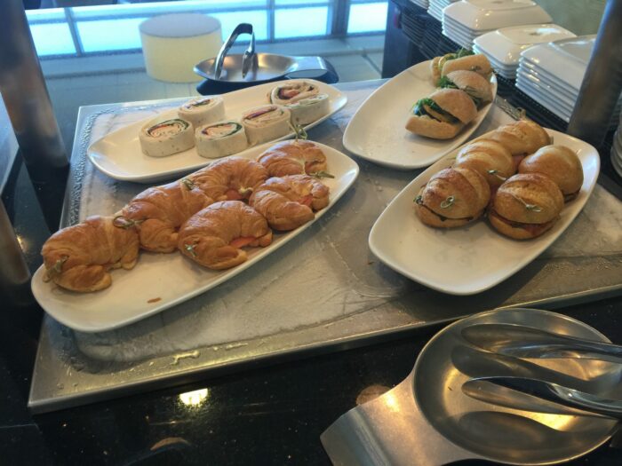 american flagship lounge jfk snacks 700x525 - American Airlines Flagship Lounge New York JFK review